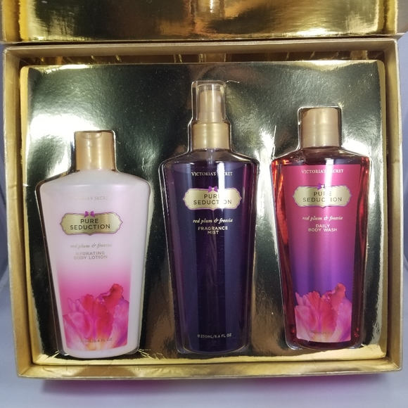 Victoria's Secret Other - Rare Victoria secret lotion, body wash, splash set